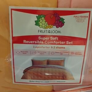 Fruit of the Loom Reversible Comforter Set - Coral and Salmon